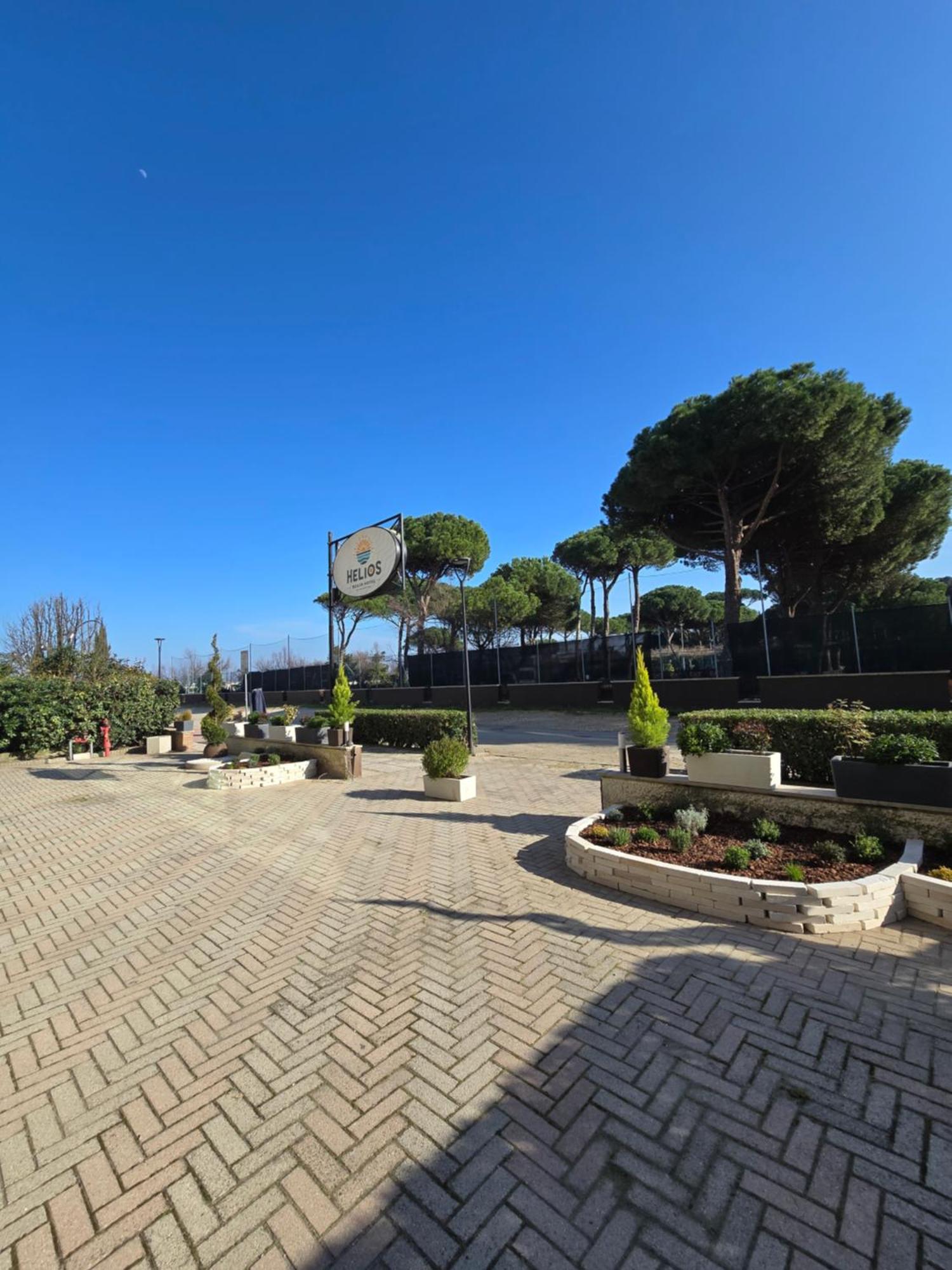 Hotel Helios Beach Milano Marittima Exterior photo