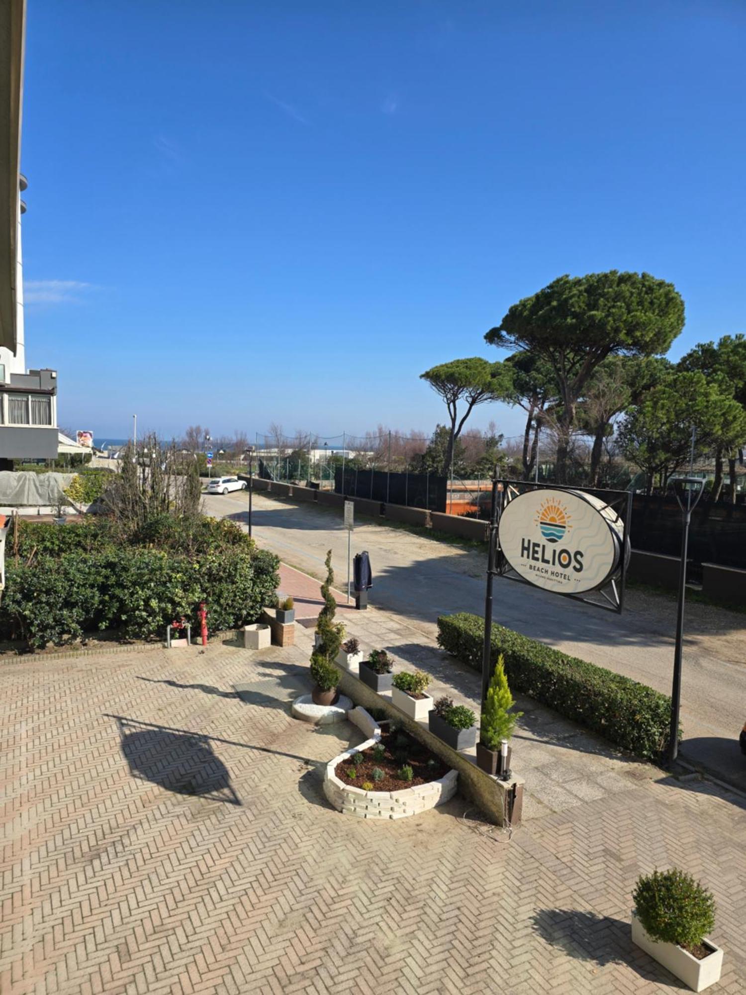 Hotel Helios Beach Milano Marittima Exterior photo