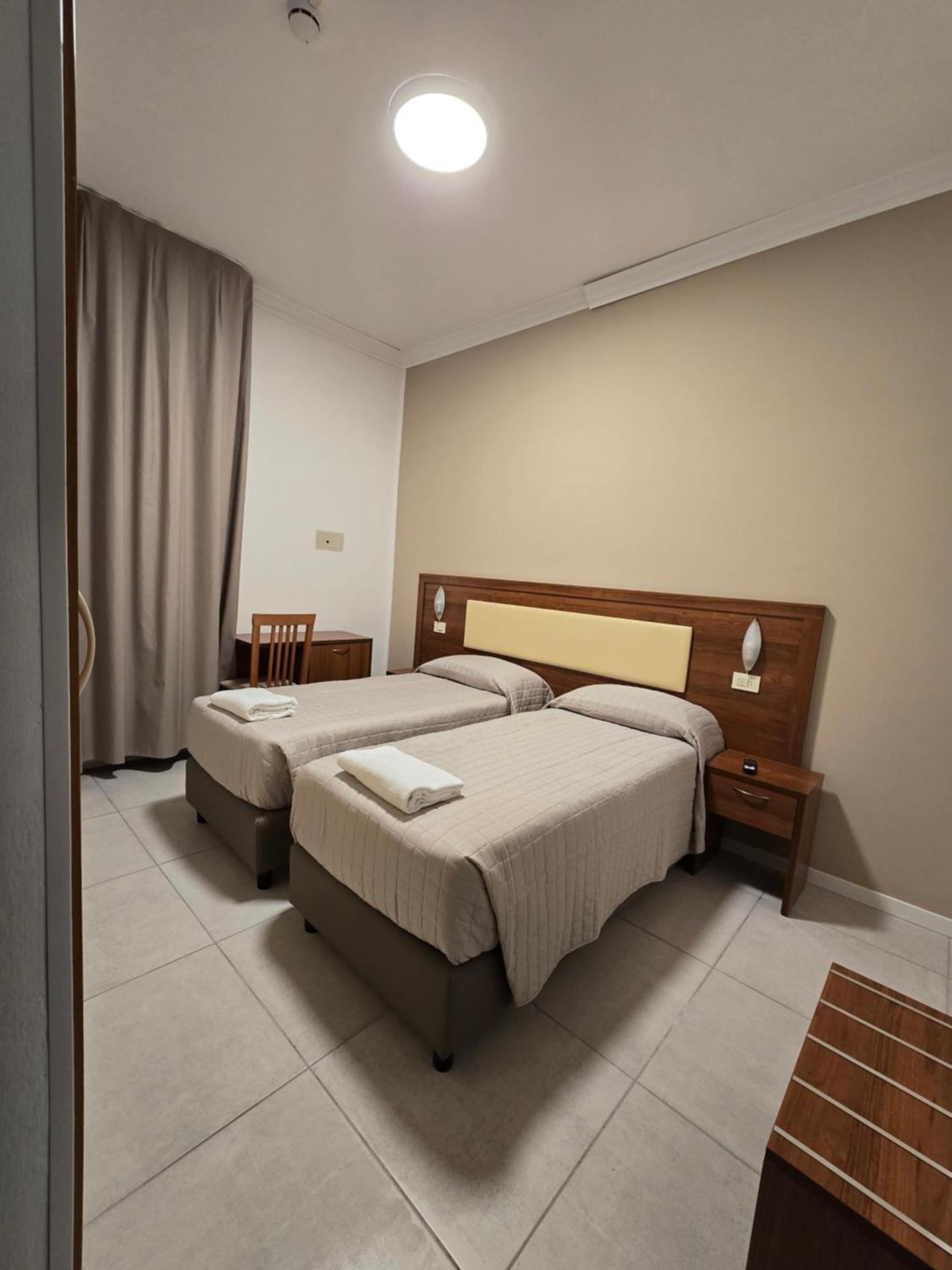 Hotel Helios Beach Milano Marittima Exterior photo