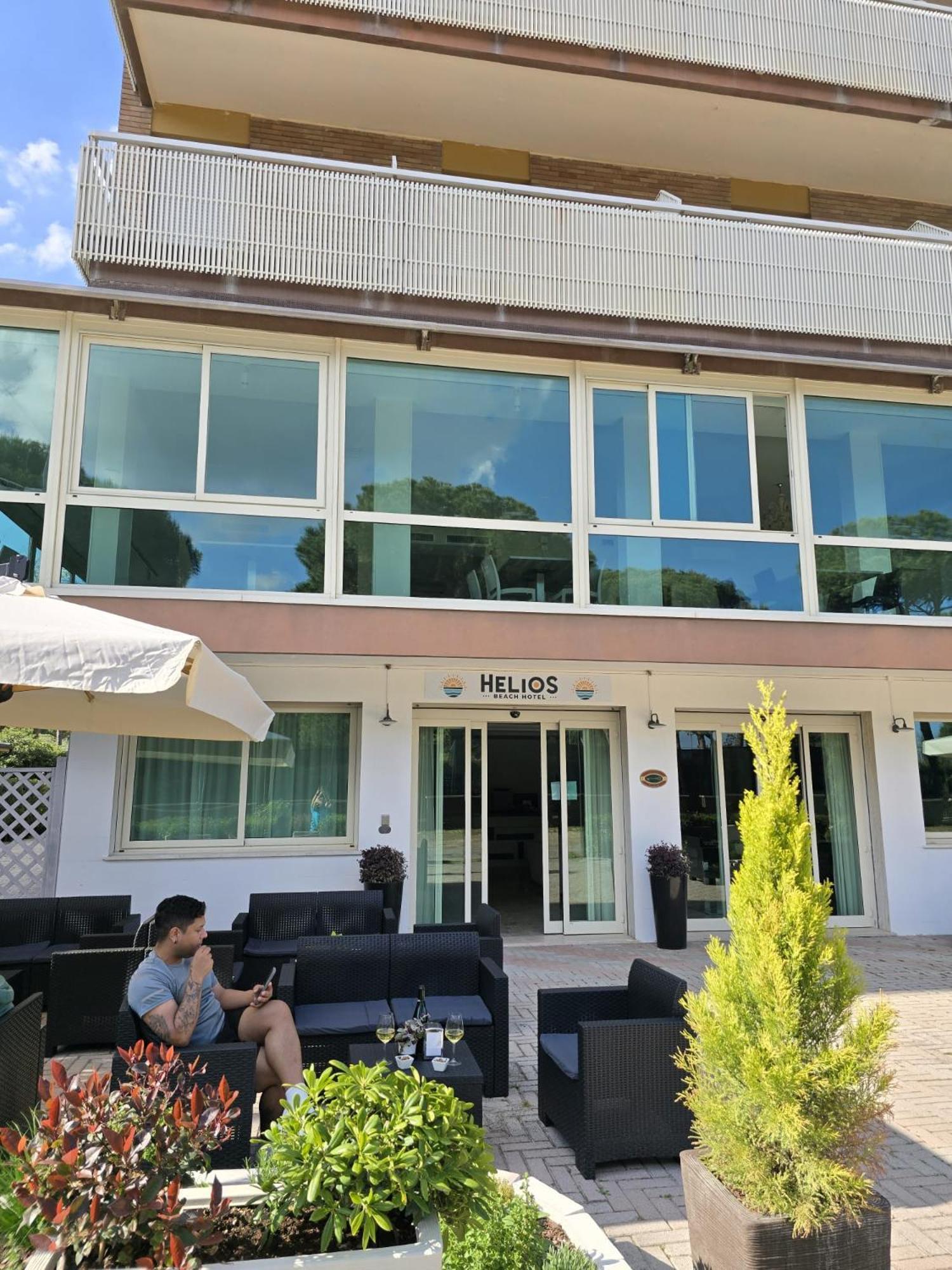 Hotel Helios Beach Milano Marittima Exterior photo