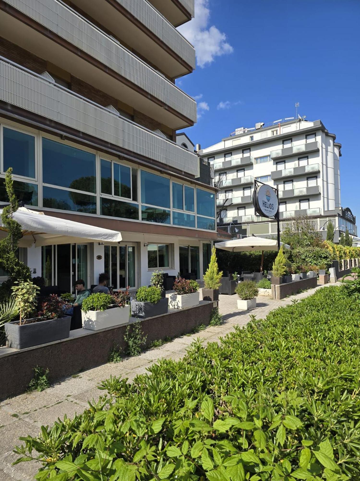 Hotel Helios Beach Milano Marittima Exterior photo