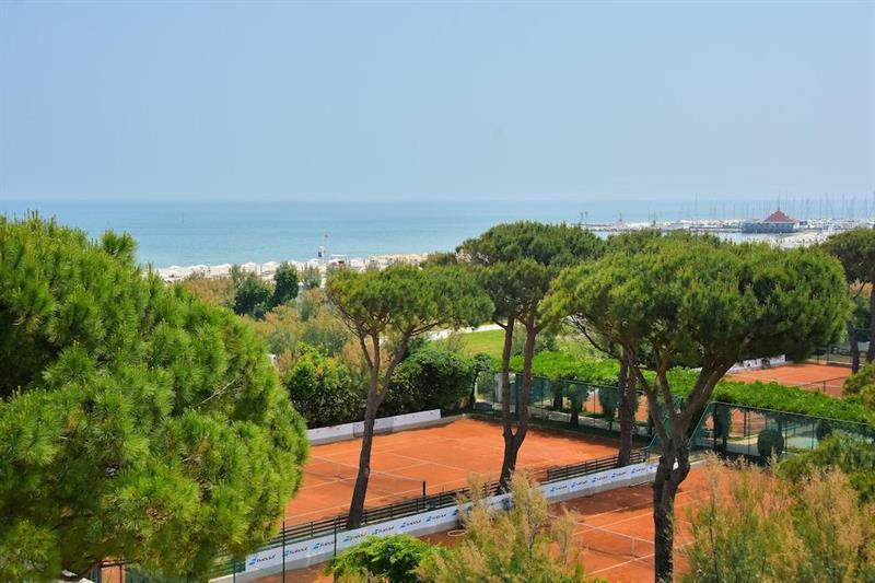 Helios Beach Hotel Milano Marittima Exterior photo